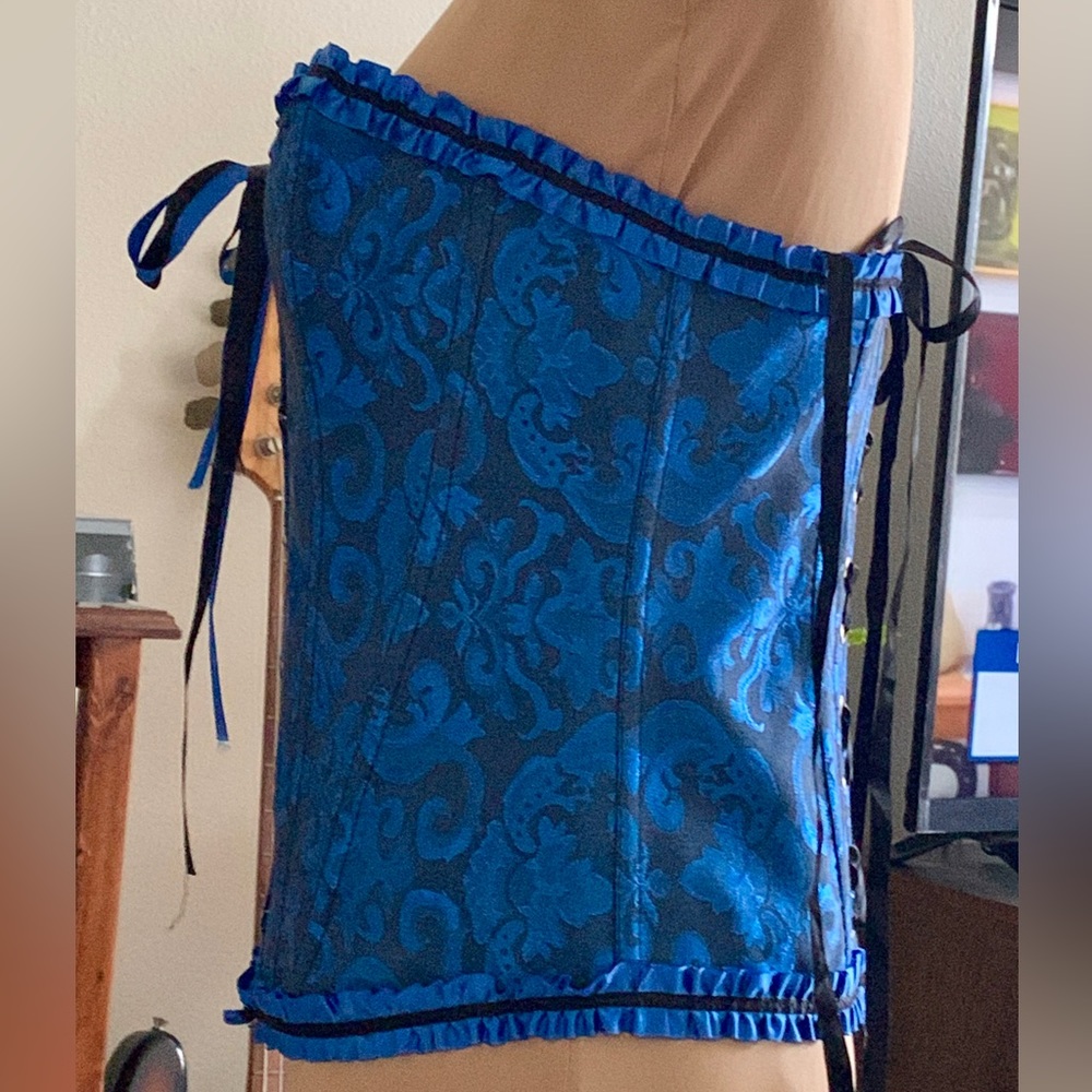 Corsets Size XL - Picture 10 of 15